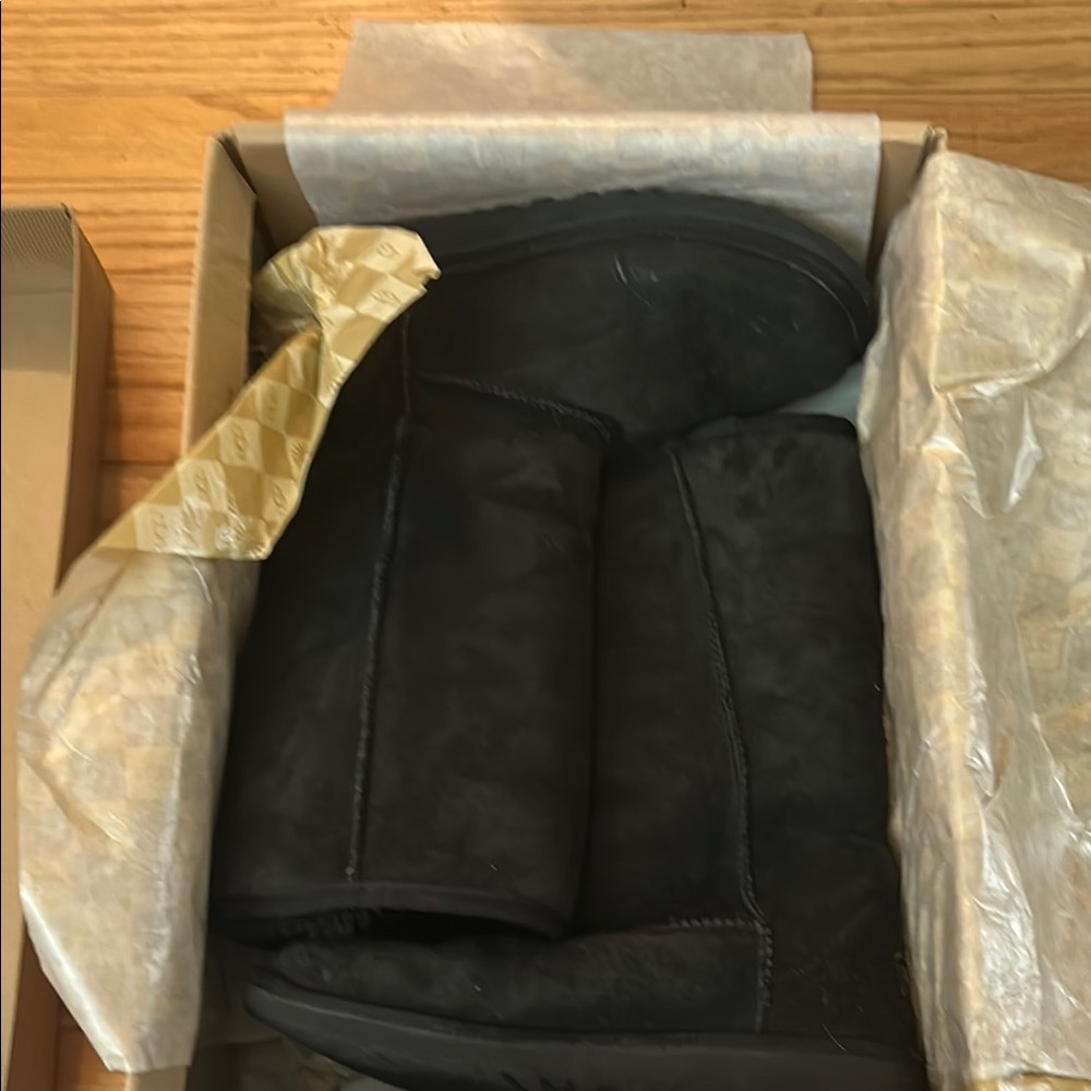 UGG Black Boots size 5Y (women’s size 6 equivalent)